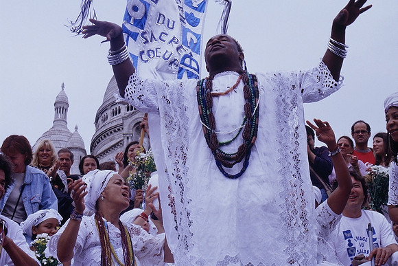 Babalorixá Pote, prêtre Candomble (afro-brésilien) au Lavagem do Sacre Coeur, Paris 2004