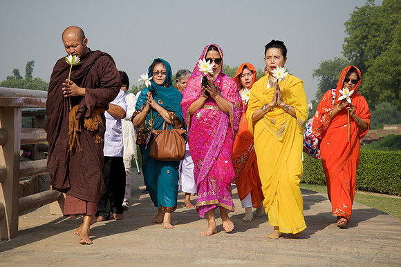 Sarnath: Thai pilgrims