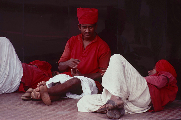 Pune station porters take a break - 1989